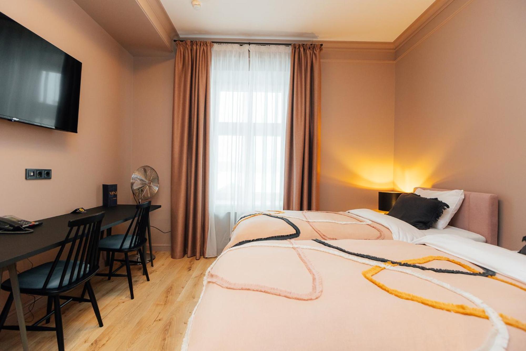 Amella Aparthotel 4*