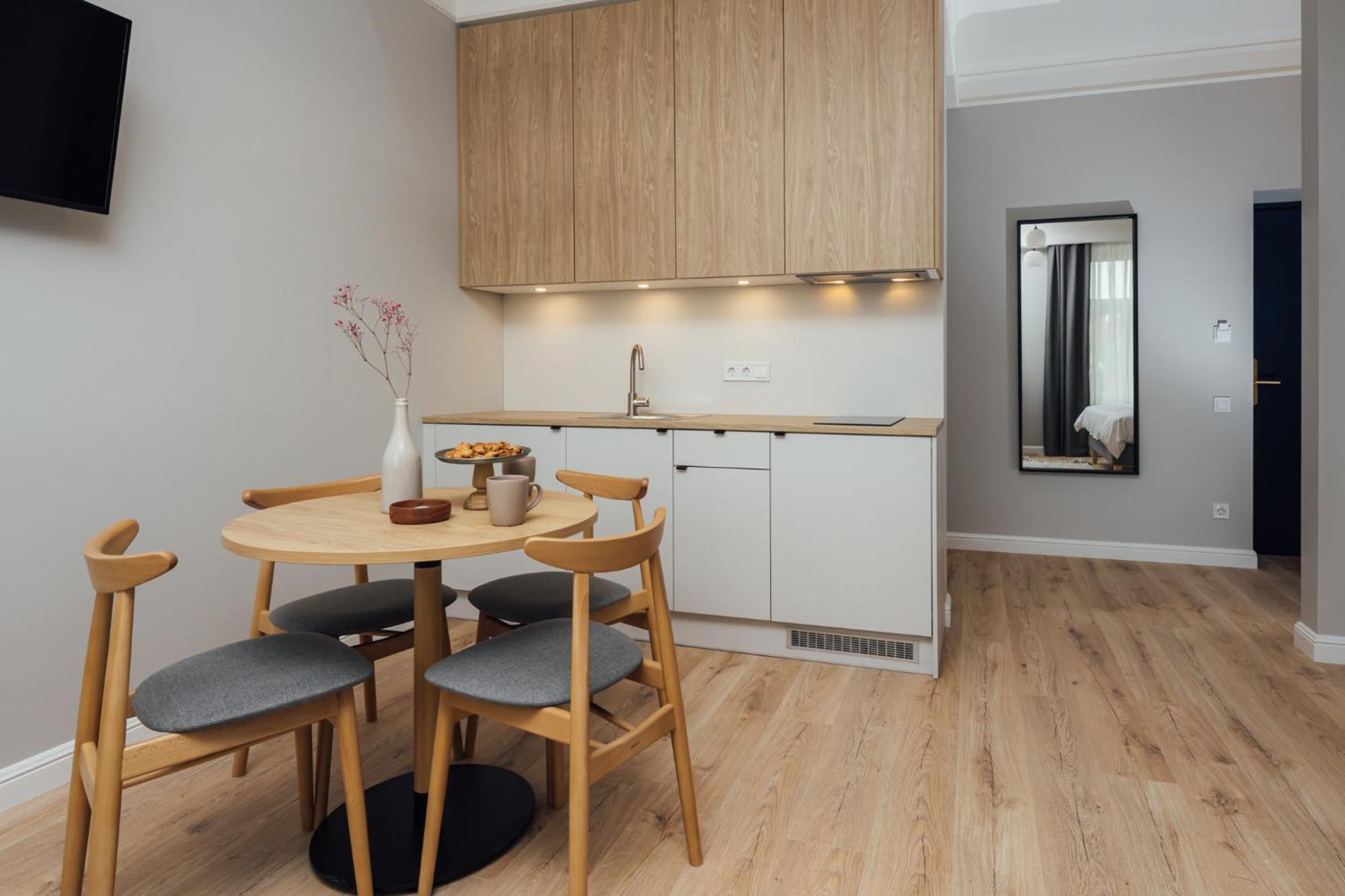 Amella Aparthotel 4*